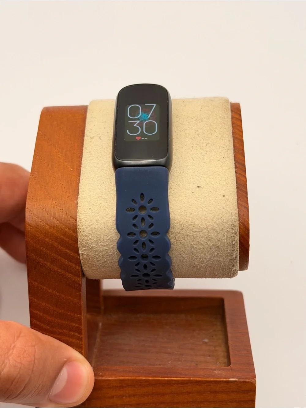 Fitbit Luxe, Charger included, Tested, new‎ band, black/blue, Women Smartwatch
